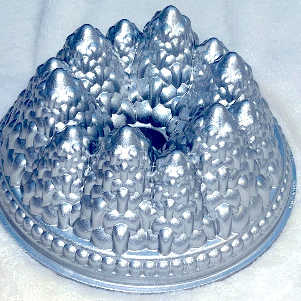 Nordic Ware Christmas holiday tree Bundt cake pan